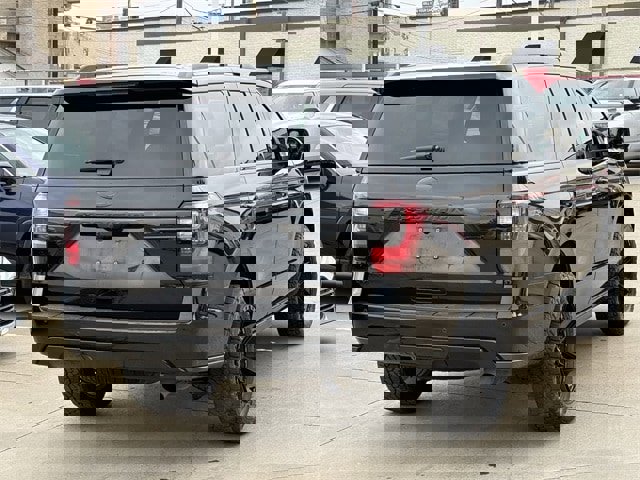 Used 2021 Ford Expedition Limited image 4