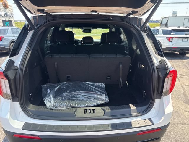 New 2026 Ford Explorer ST-Line w/ ST-Line Street Pack AWD/4WD image 14