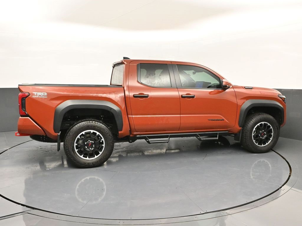 Certified 2025 Toyota Tacoma TRD Off-Road image 29