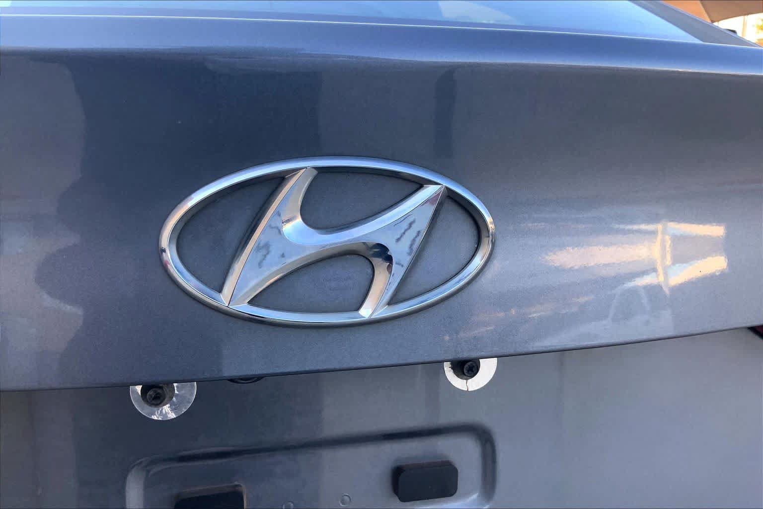 Used 2018 Hyundai Elantra SEL FWD image 33