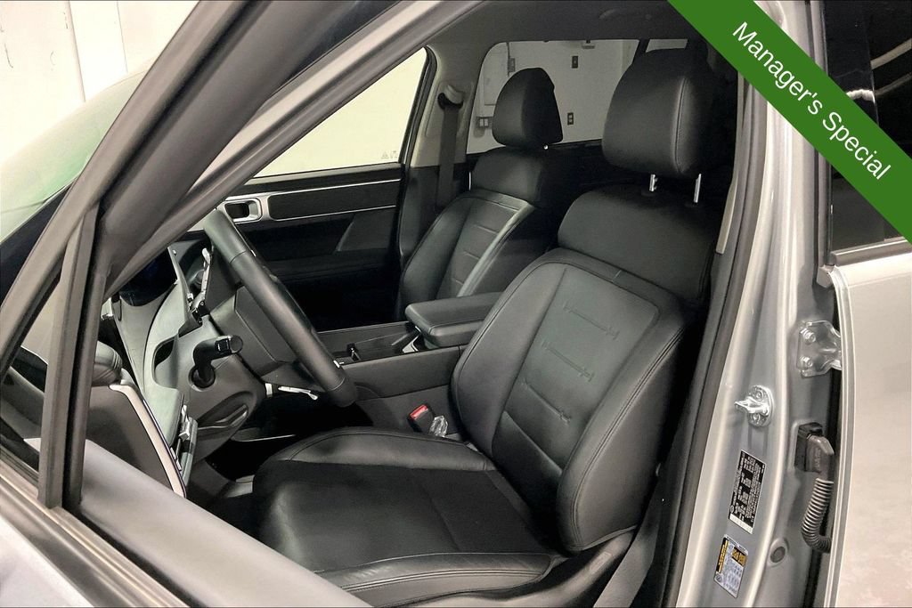 Used 2025 Hyundai Santa Fe Limited FWD image 31