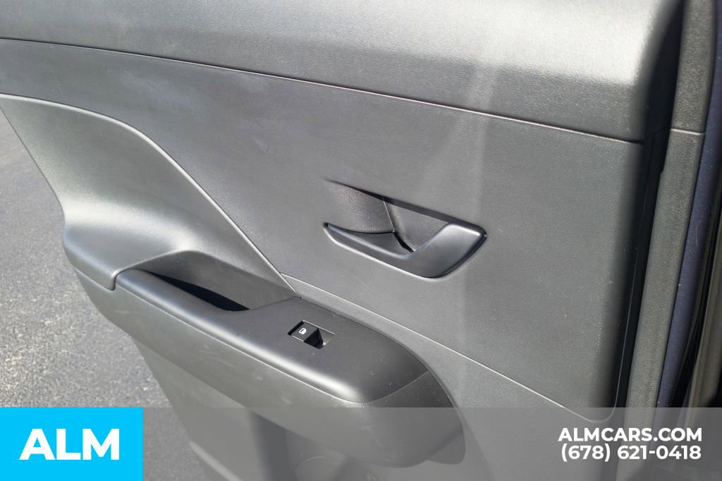 Used 2025 Hyundai Kona SEL image 23