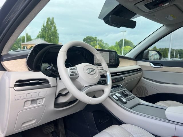 Used 2023 Hyundai Palisade Limited FWD image 11