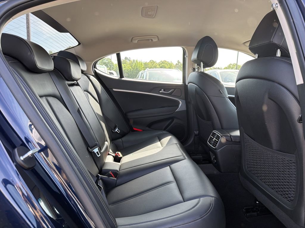 Used 2023 Genesis G70 2.0T AWD/4WD image 15