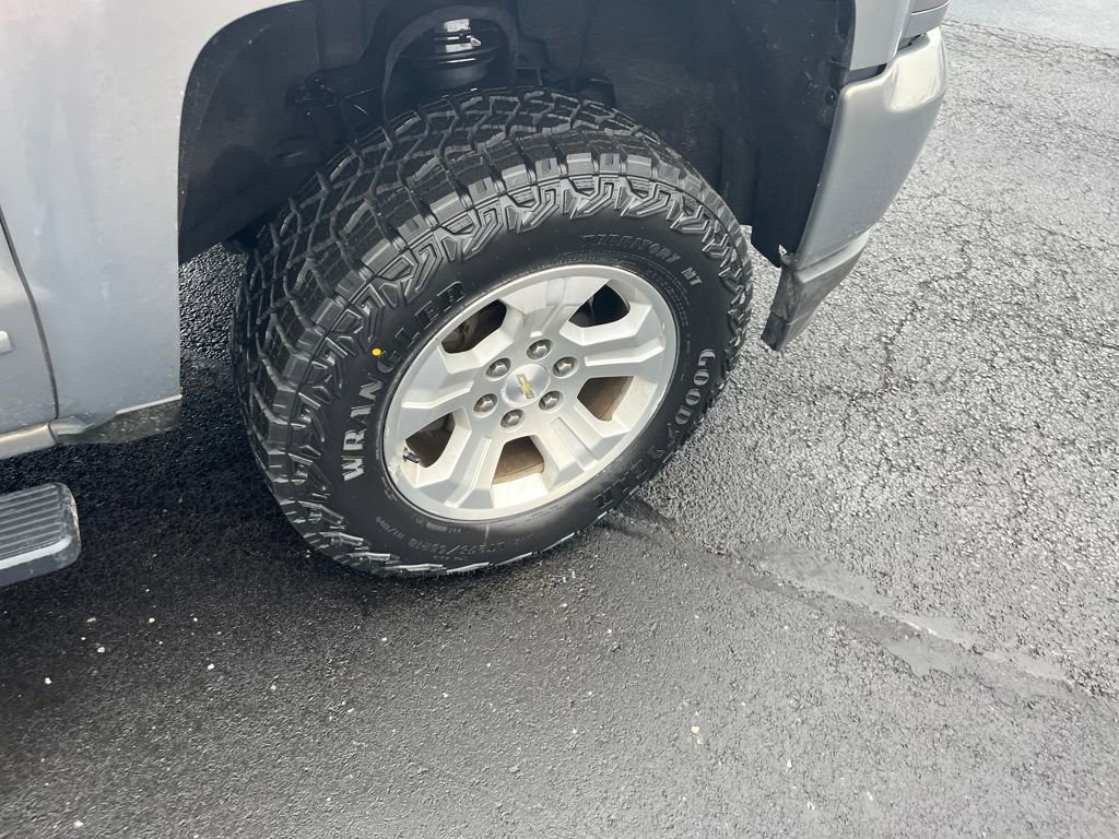 Used 2017 Chevrolet Silverado 1500 LT w/ All Star Edition image 32