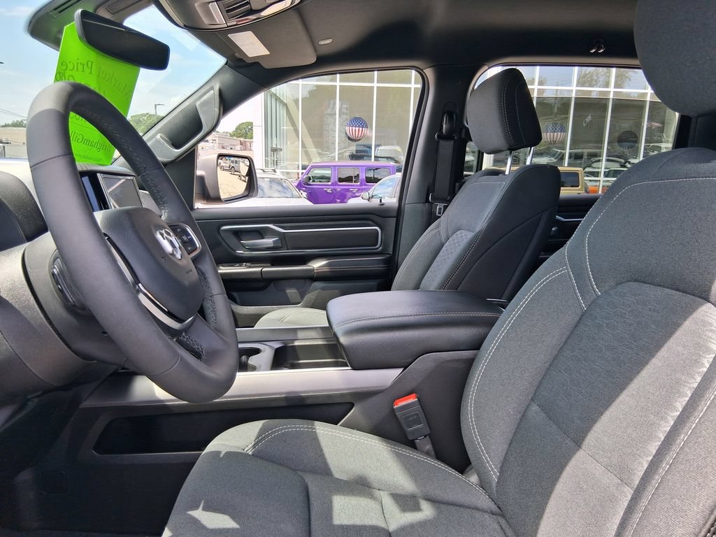 Used 2025 RAM 1500 Big Horn AWD/4WD image 31