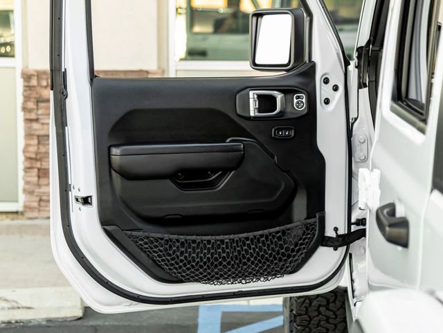 Used 2021 Jeep Wrangler Unlimited Rubicon AWD/4WD image 11