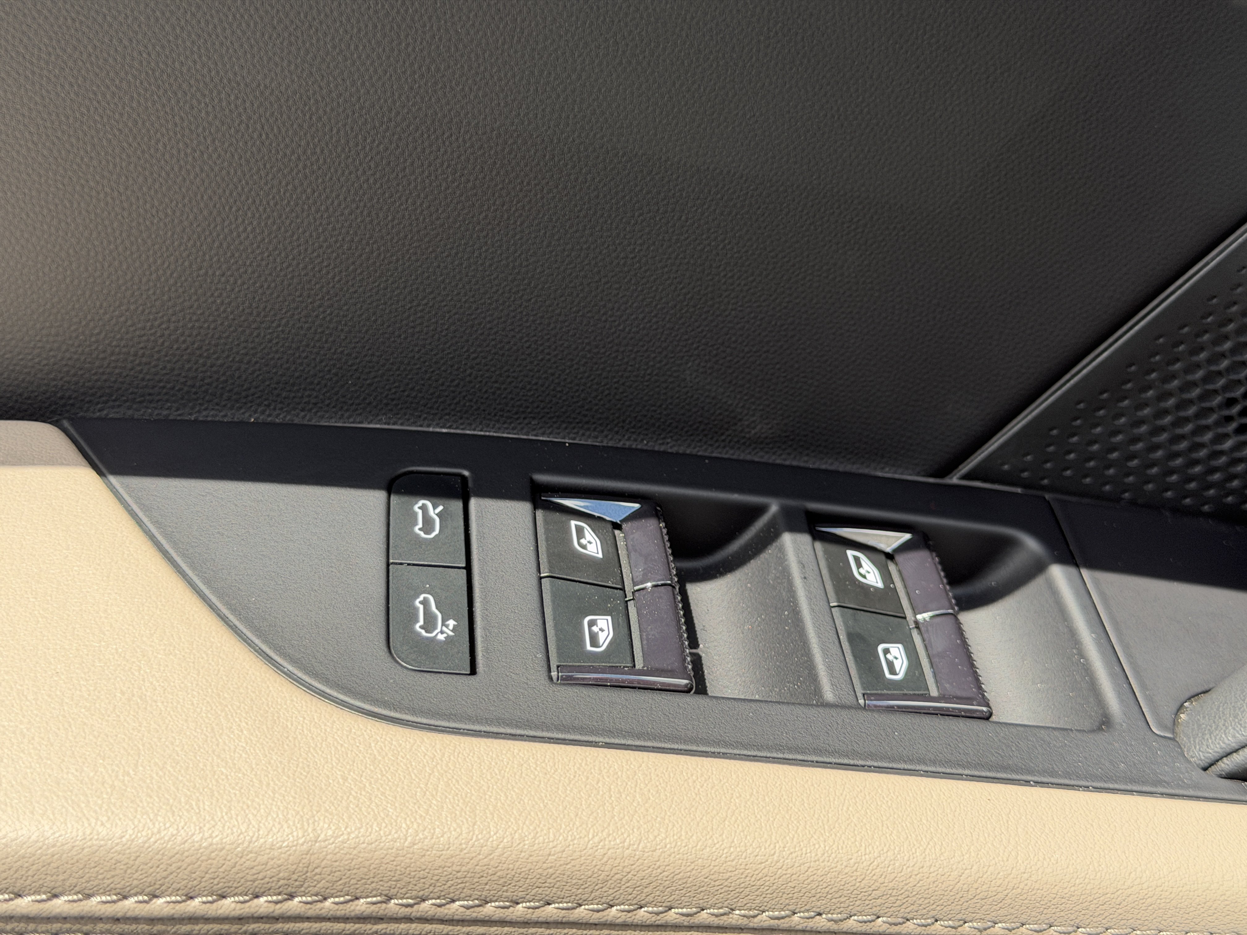 New 2026 Porsche Cayenne Electric AWD/4WD image 22