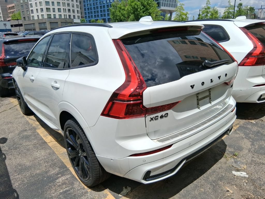 New 2026 Volvo XC60 T8 Ultra w/ Protection Package Premier AWD/4WD image 4