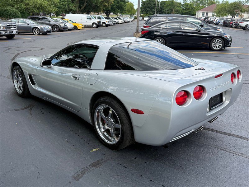 Used 2002 Chevrolet Corvette Coupe w/ Preferred Equipment Group2 RWD image 8