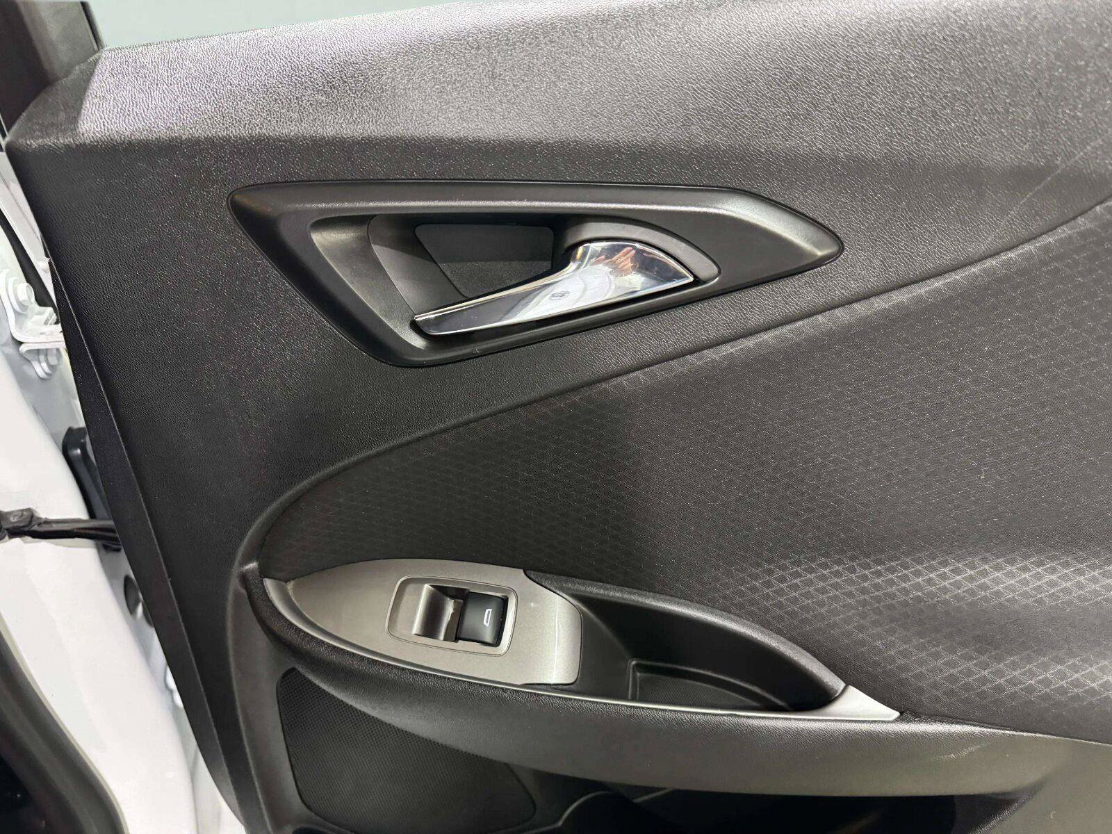 Used 2023 Chevrolet Malibu RS FWD image 36