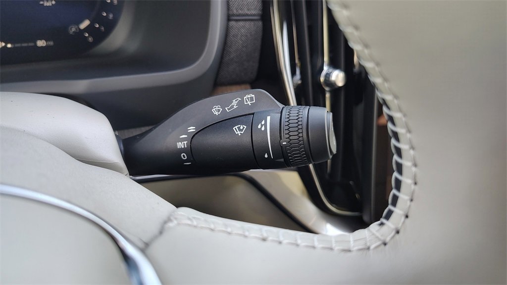 New 2026 Volvo XC90 B6 Ultra image 17