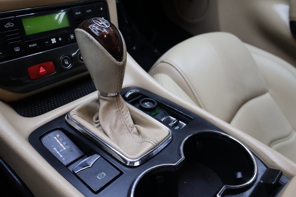 Used 2015 Maserati GranTurismo Convertible RWD image 17