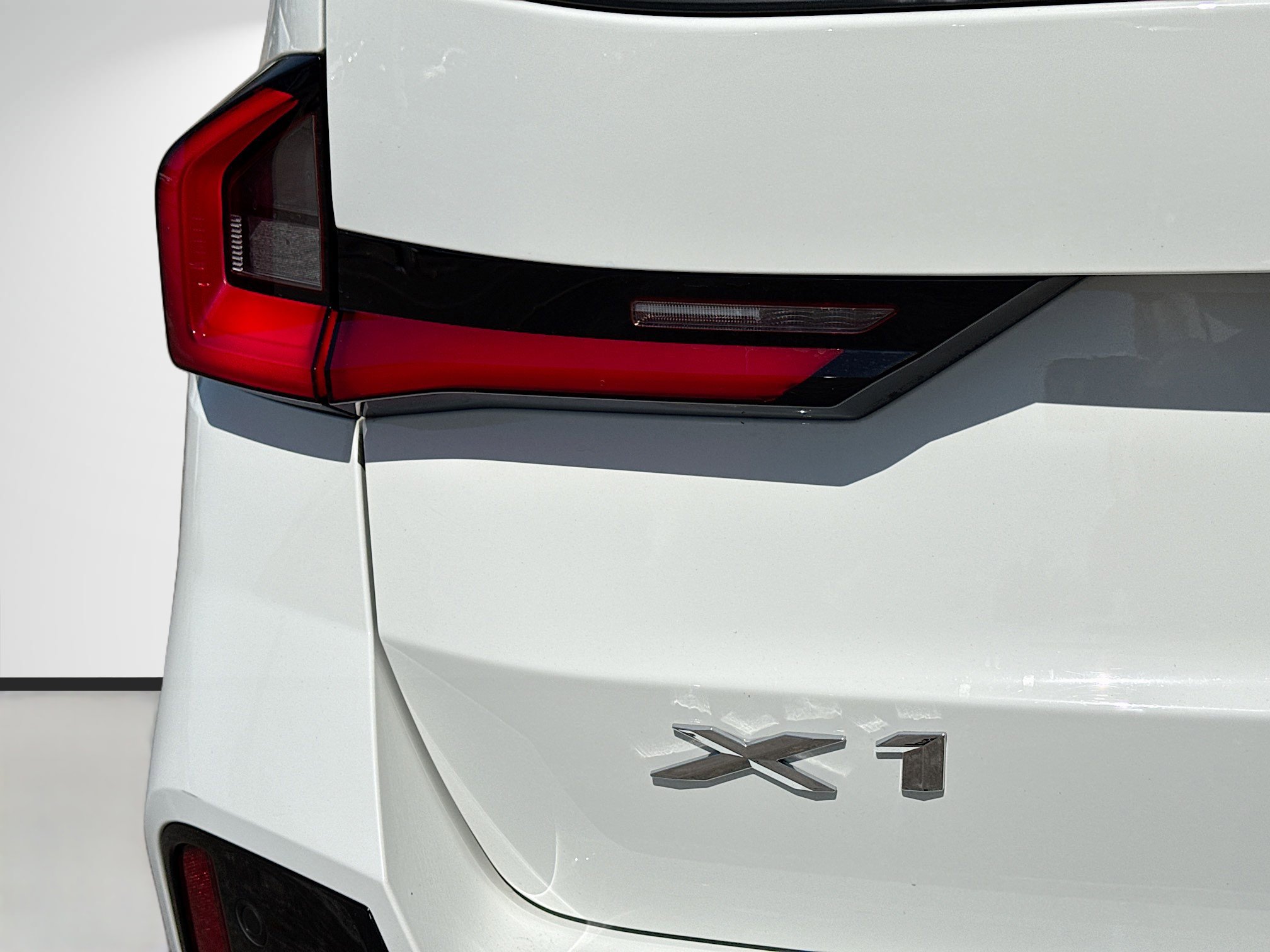 Used 2023 BMW X1 xDrive28i image 10