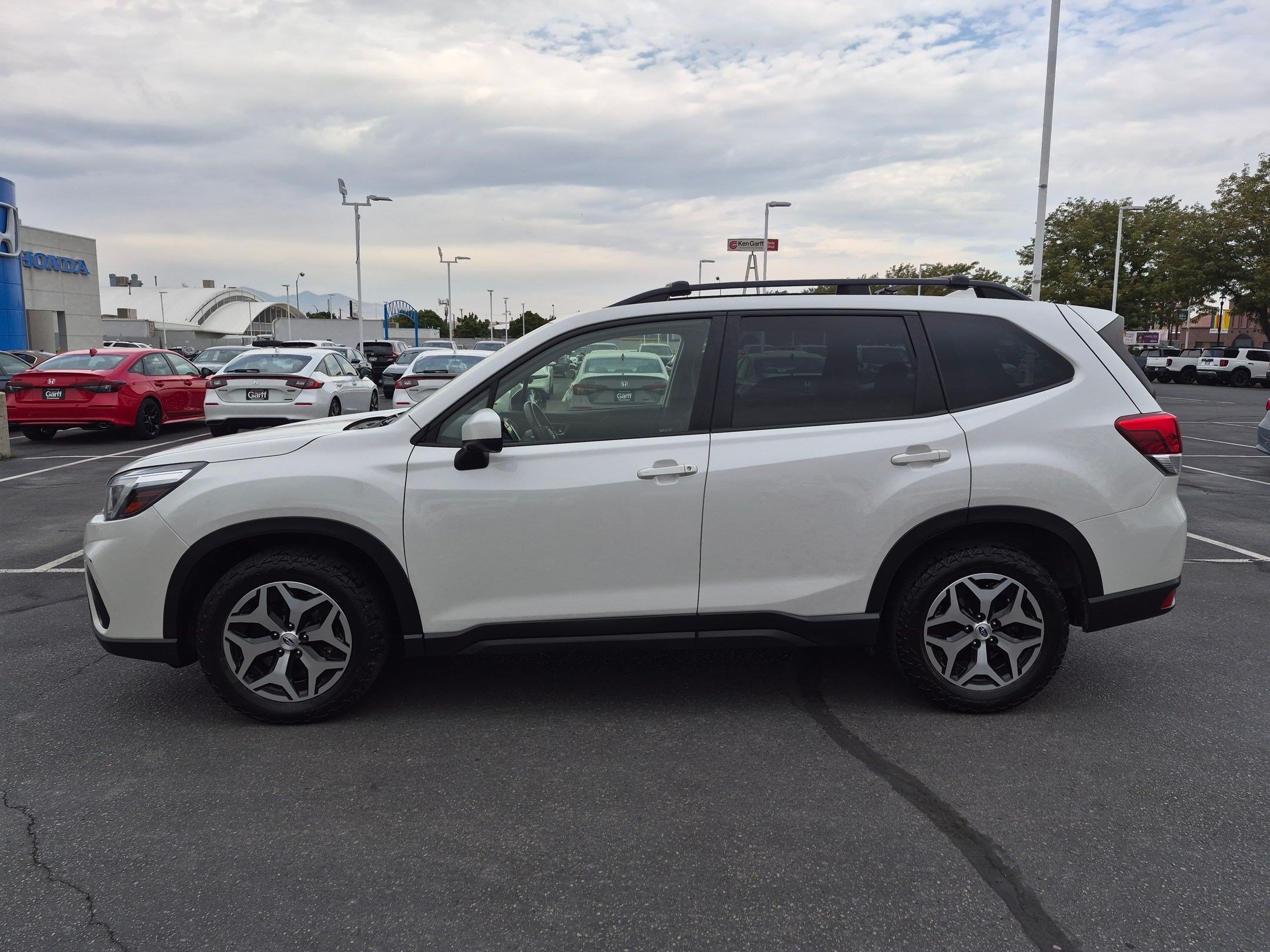 Used 2021 Subaru Forester Premium AWD/4WD image 9