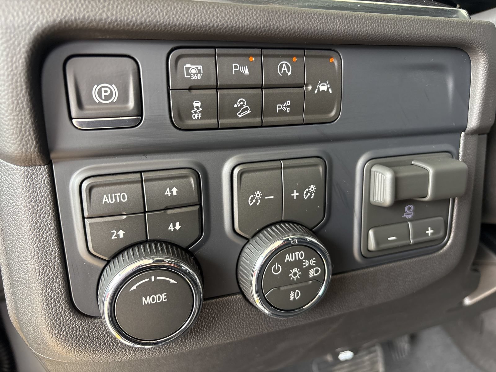 New 2026 Chevrolet Tahoe RST w/ Comfort Package AWD/4WD image 15