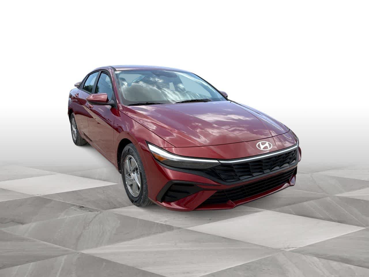 Used 2025 Hyundai Elantra SE FWD image 2