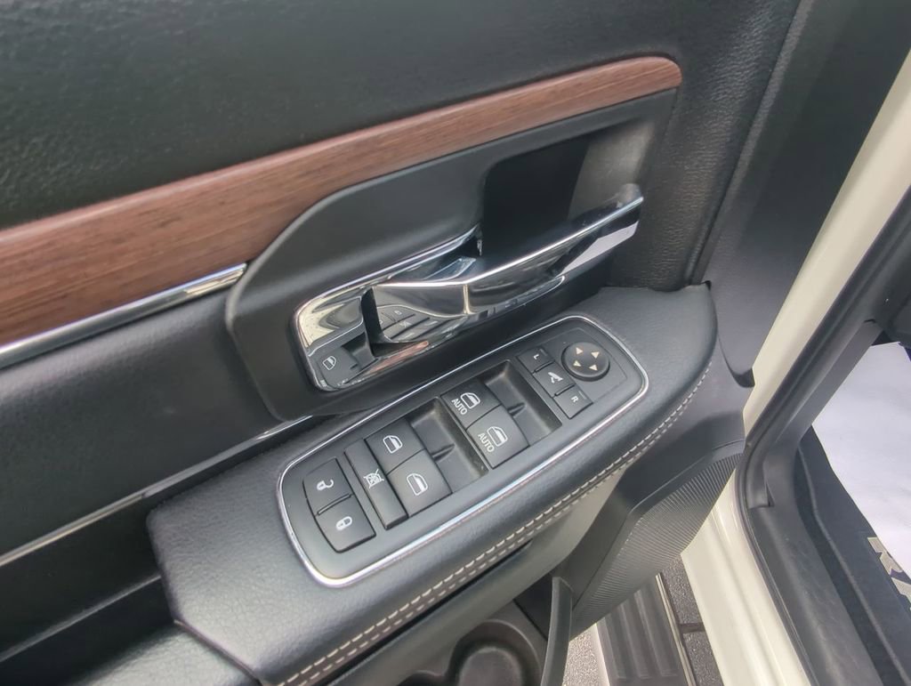 Used 2016 RAM 1500 Laramie w/ Convenience Group AWD/4WD image 13
