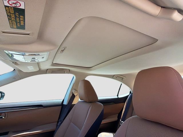 Used 2016 Lexus ES 350 w/ Premium Package w/Wood Trim image 26