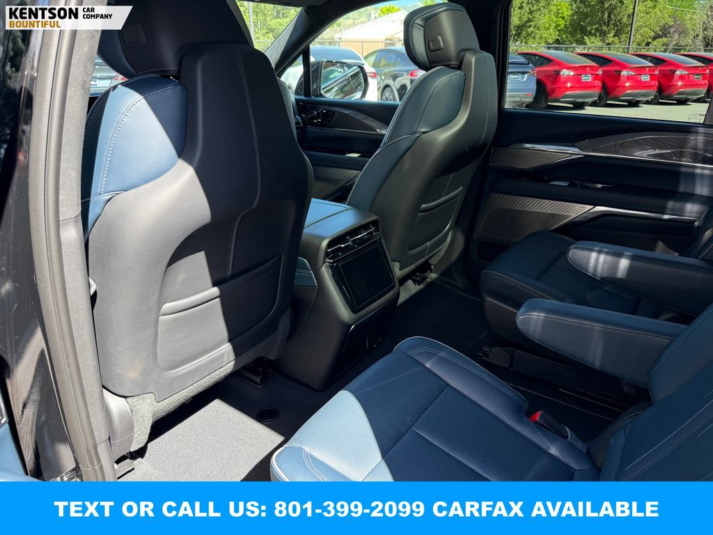 Used 2025 Cadillac Escalade IQ Luxury 2 w/ LPO, Premium Carpet Package AWD/4WD image 32