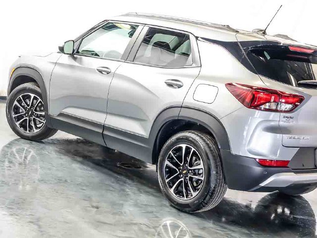 Used 2026 Chevrolet TrailBlazer LT w/ Convenience Package FWD image 11