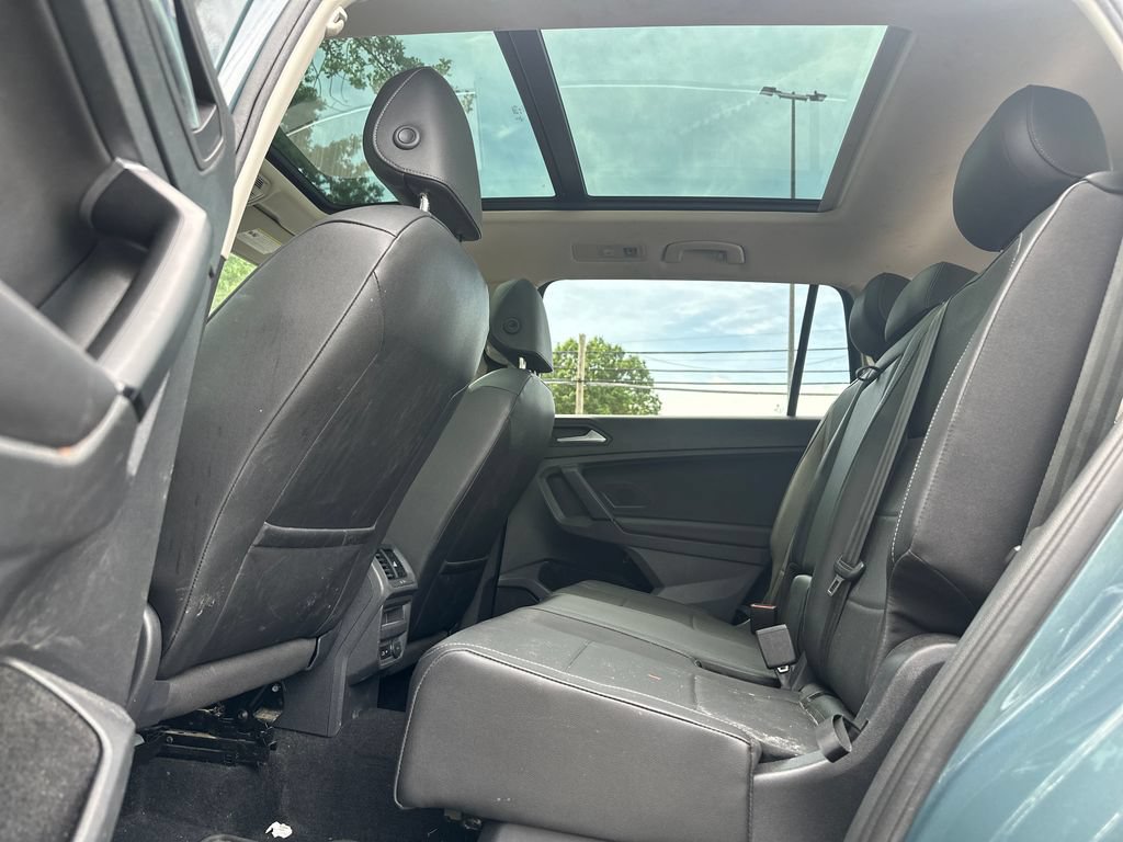 Used 2019 Volkswagen Tiguan SE w/ Panoramic Sunroof Package FWD image 18