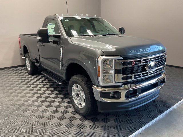 New 2026 Ford F350 XLT w/ FX4 Off-Road Package AWD/4WD image 2
