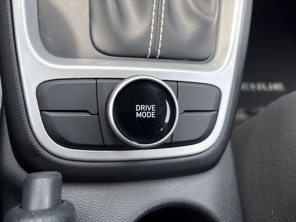 Certified 2023 Hyundai Venue SEL FWD image 22