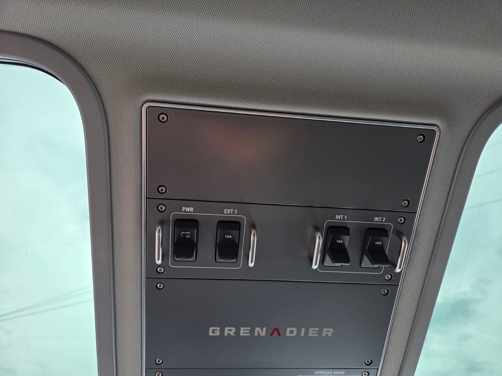 Used 2025 INEOS Grenadier AWD/4WD image 27