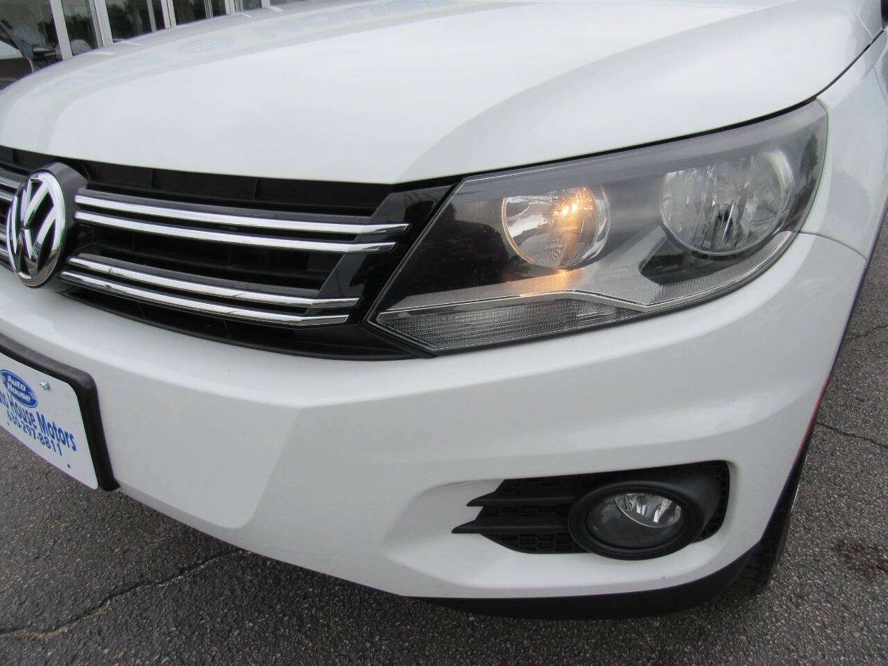 Used 2015 Volkswagen Tiguan SEL AWD/4WD image 11