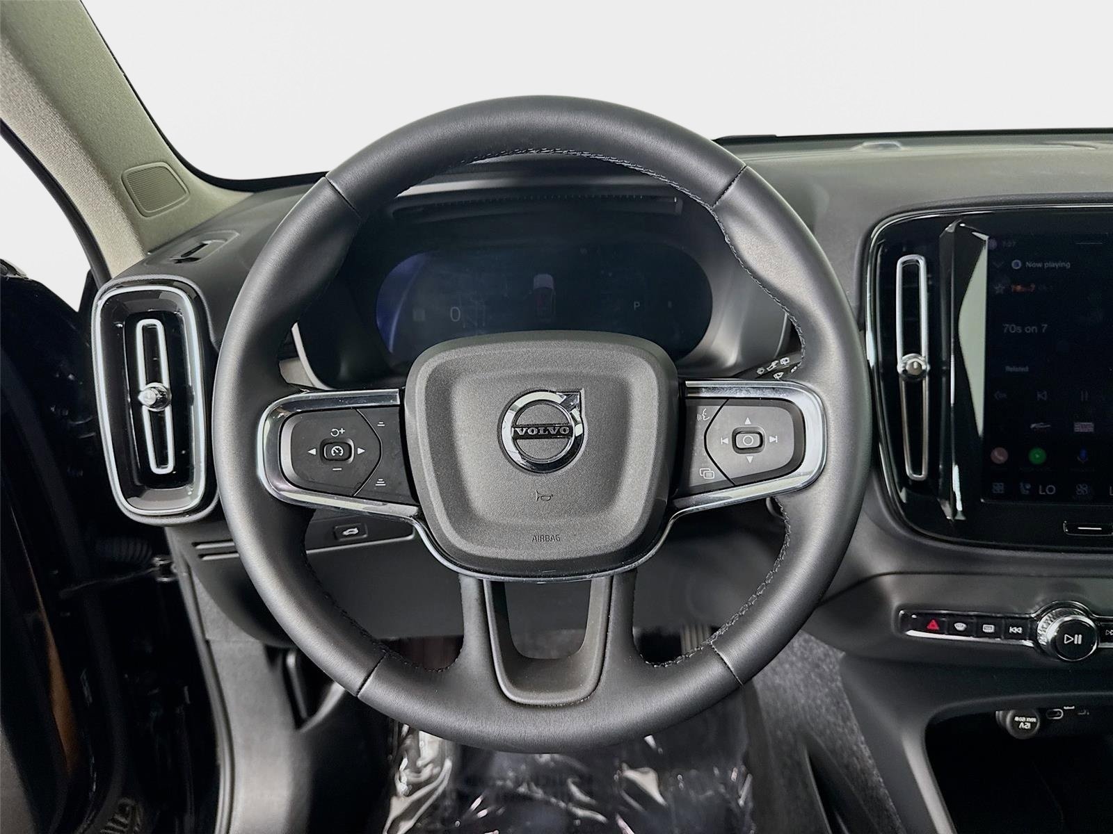 Used 2026 Volvo XC40 B5 Plus AWD/4WD image 13