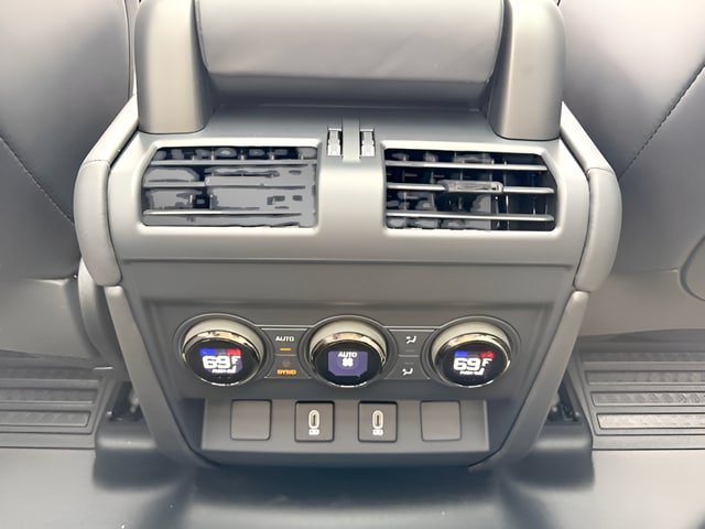 New 2026 Land Rover Defender 110 OCTA AWD/4WD image 88