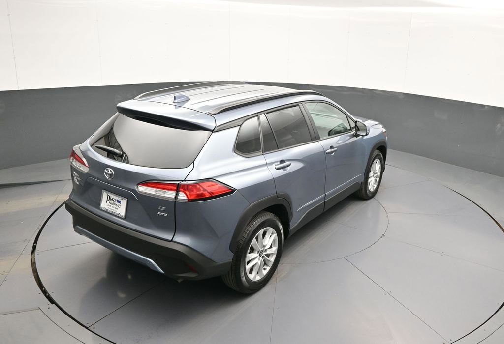 Certified 2022 Toyota Corolla Cross LE AWD/4WD image 37