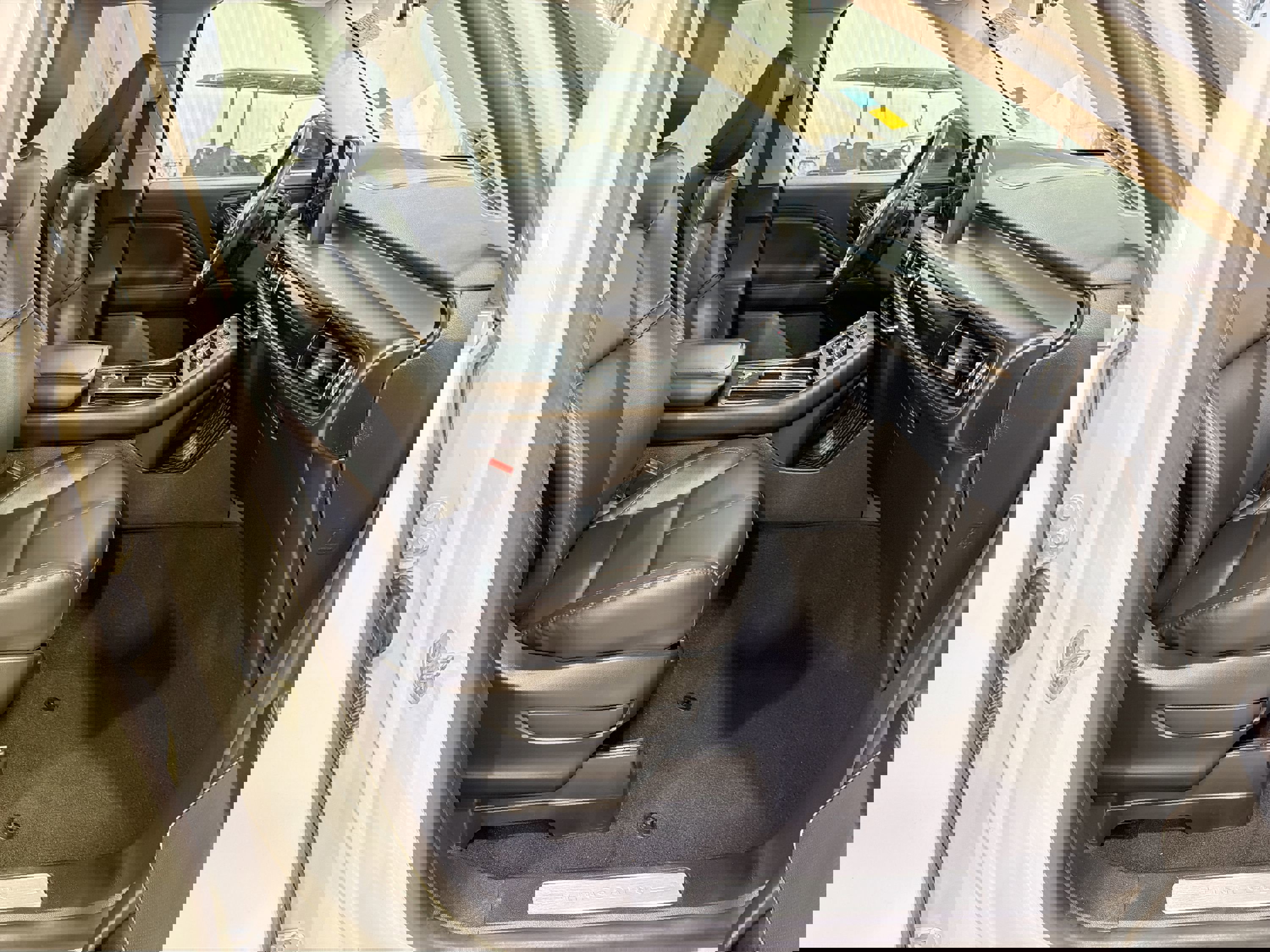 Used 2022 Lincoln Aviator AWD w/ Premium Package image 30