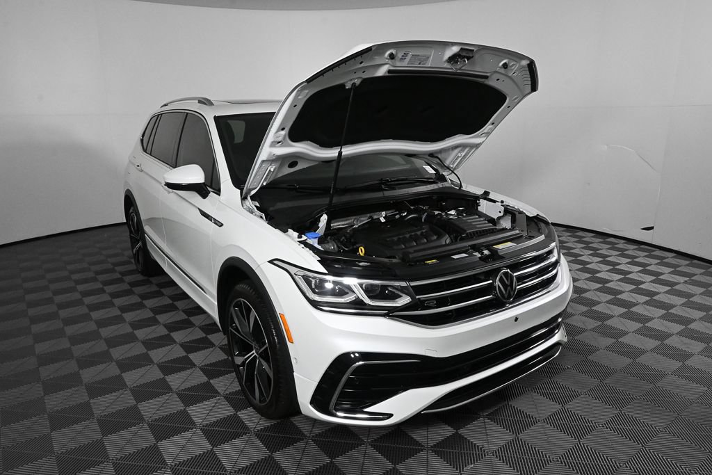 Used 2024 Volkswagen Tiguan SEL R-Line AWD/4WD image 32