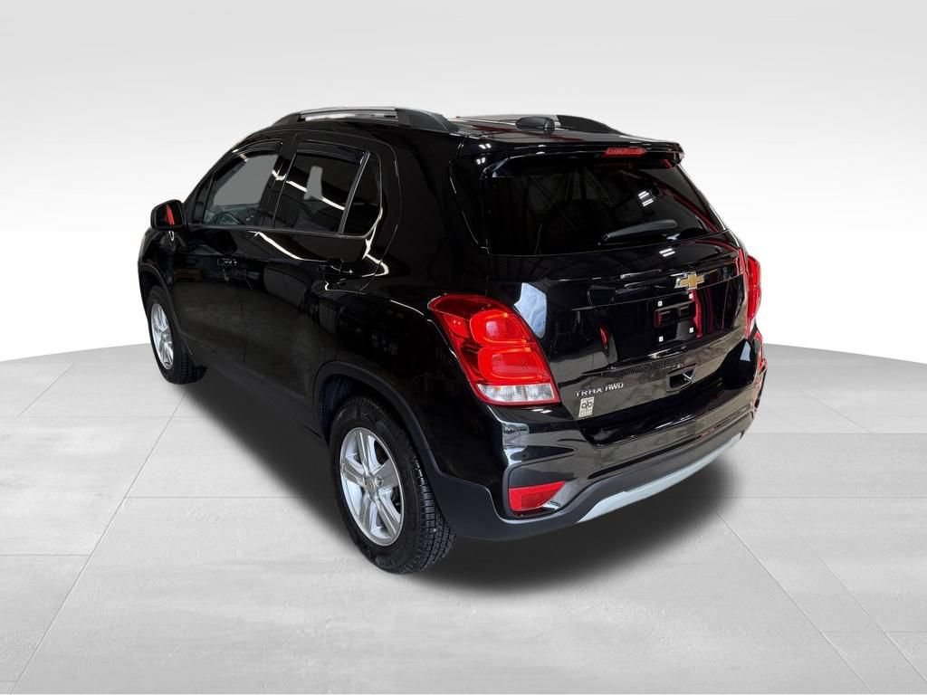 Used 2022 Chevrolet Trax LT w/ LT Convenience Package AWD/4WD image 3