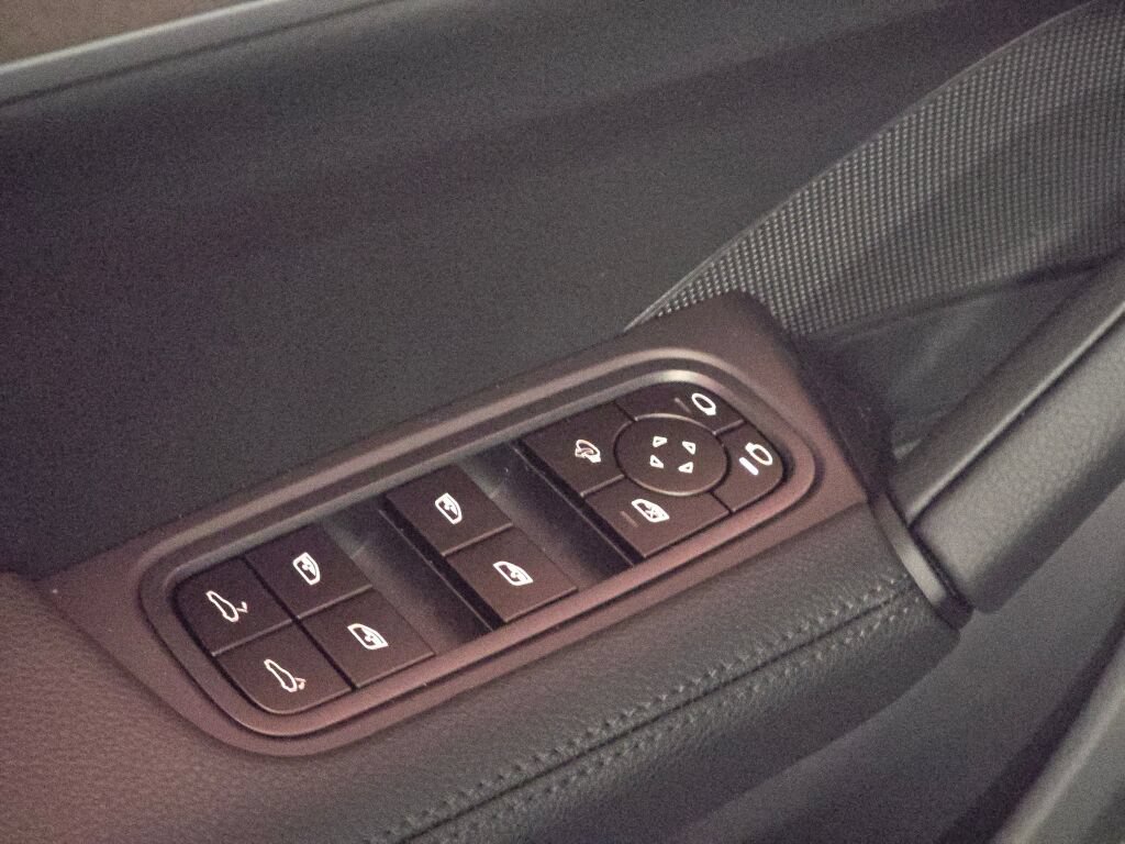 New 2026 Porsche Cayenne AWD/4WD image 37