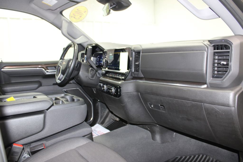 Used 2025 Chevrolet Silverado 1500 LT image 28