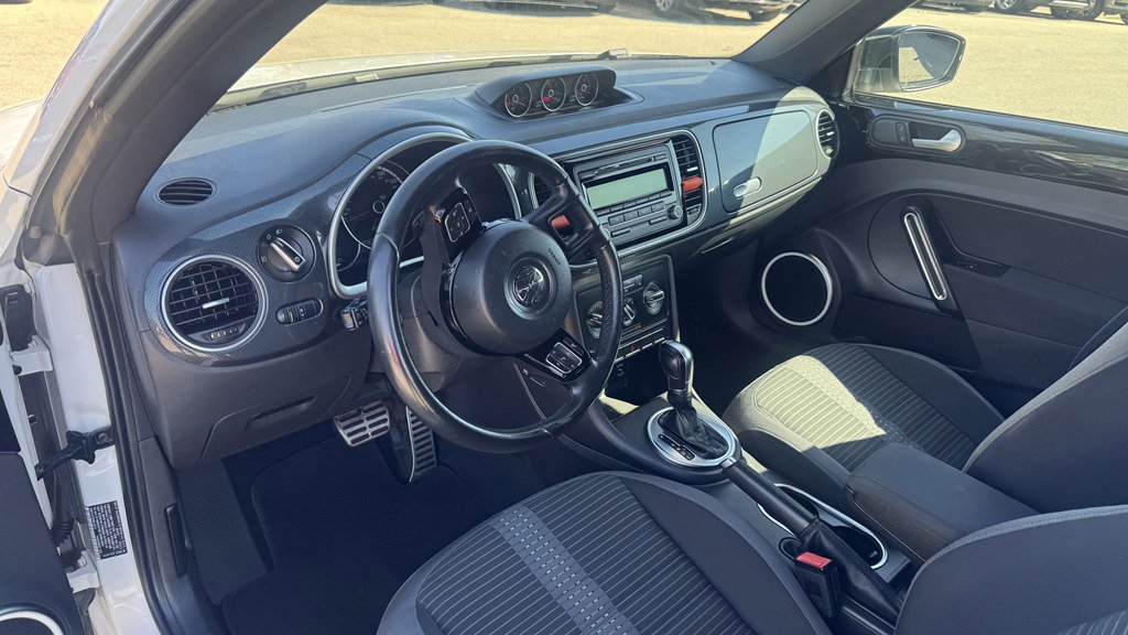 Used 2014 Volkswagen Beetle R-Line FWD image 15