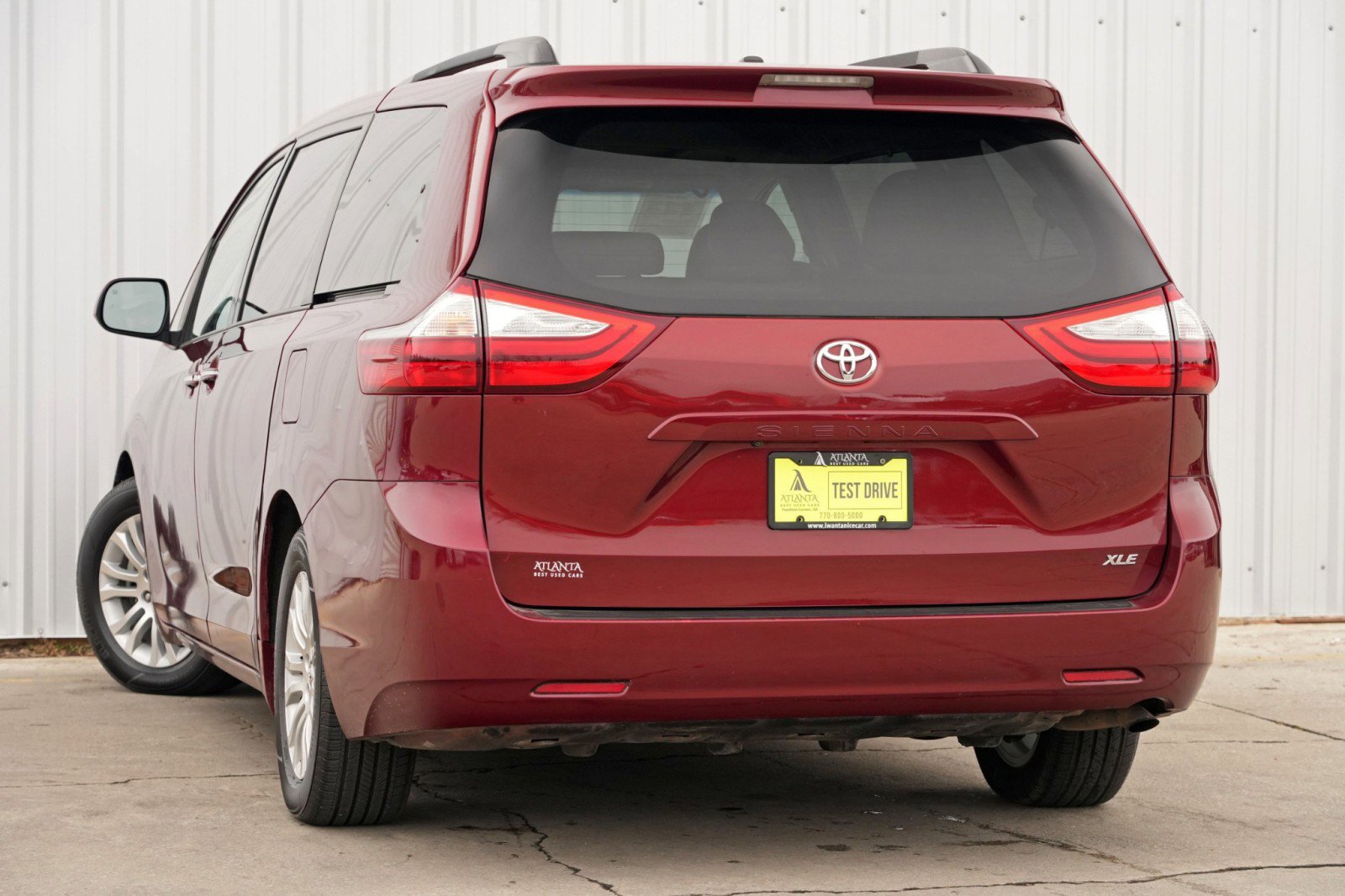 Used 2016 Toyota Sienna XLE FWD image 5
