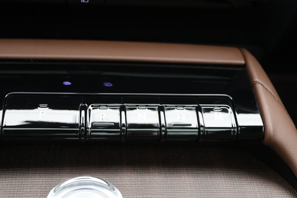 Used 2025 Lincoln Navigator Reserve AWD/4WD image 23