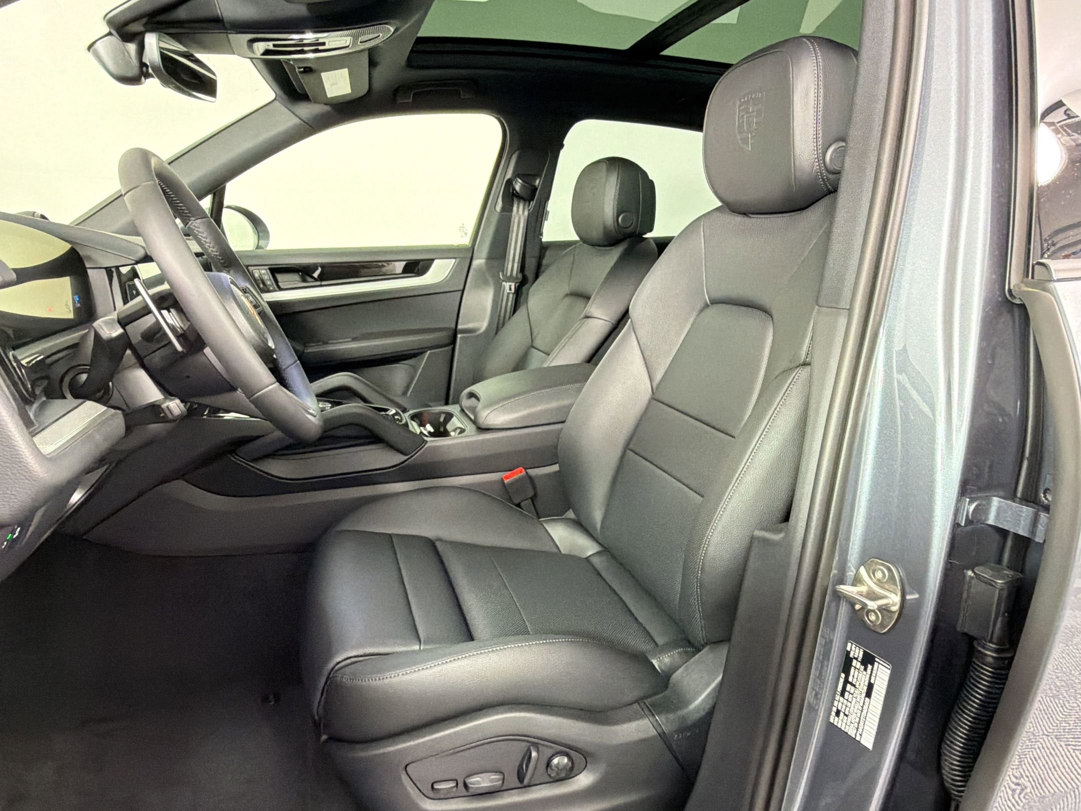 New 2026 Porsche Cayenne AWD/4WD image 5