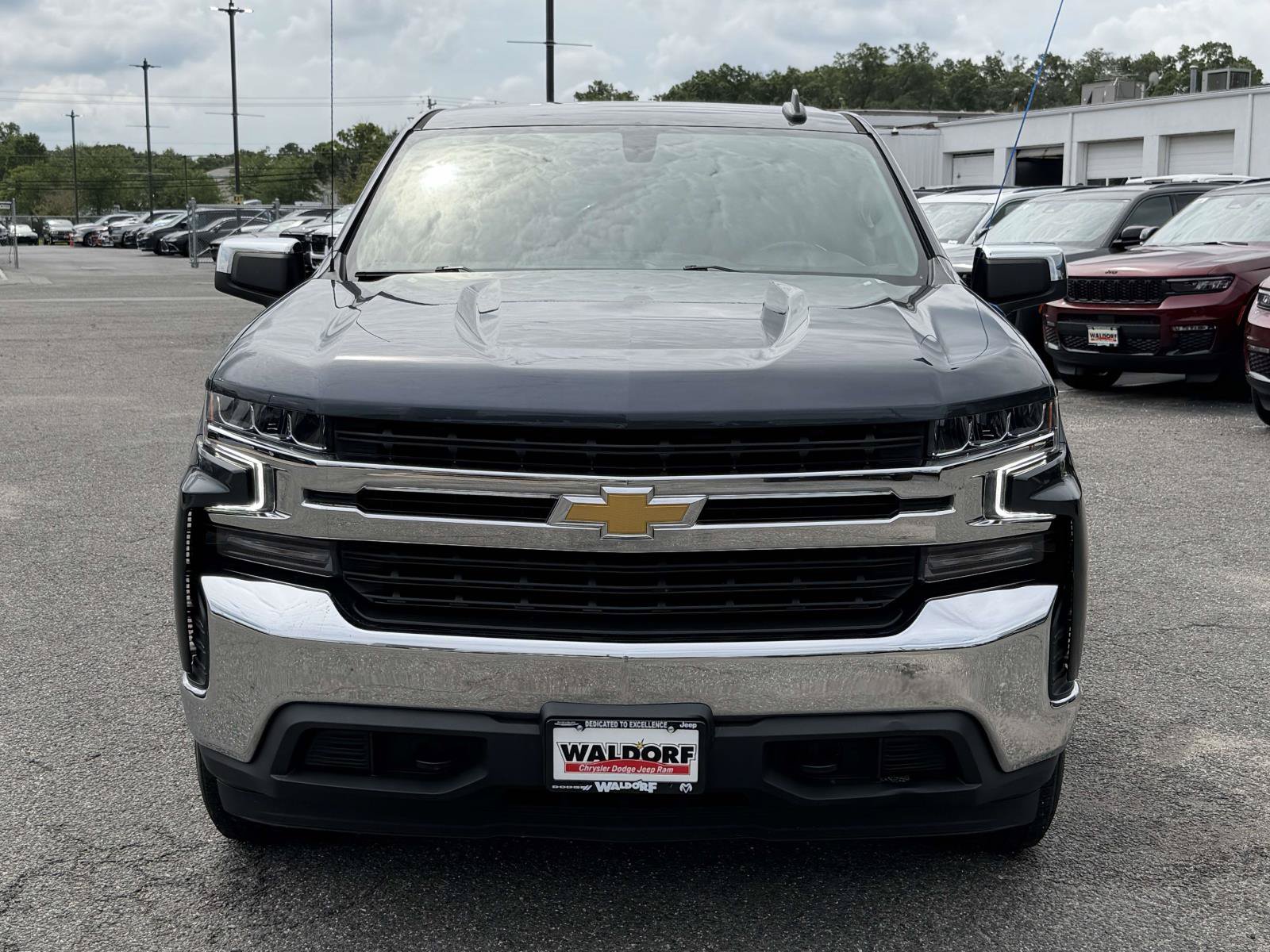 Used 2022 Chevrolet Silverado 1500 LT AWD/4WD image 8