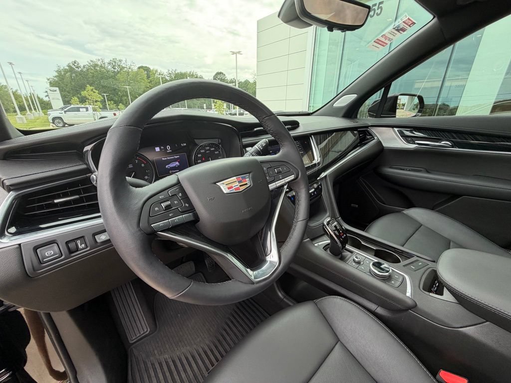 Used 2020 Cadillac XT6 Premium Luxury FWD image 17