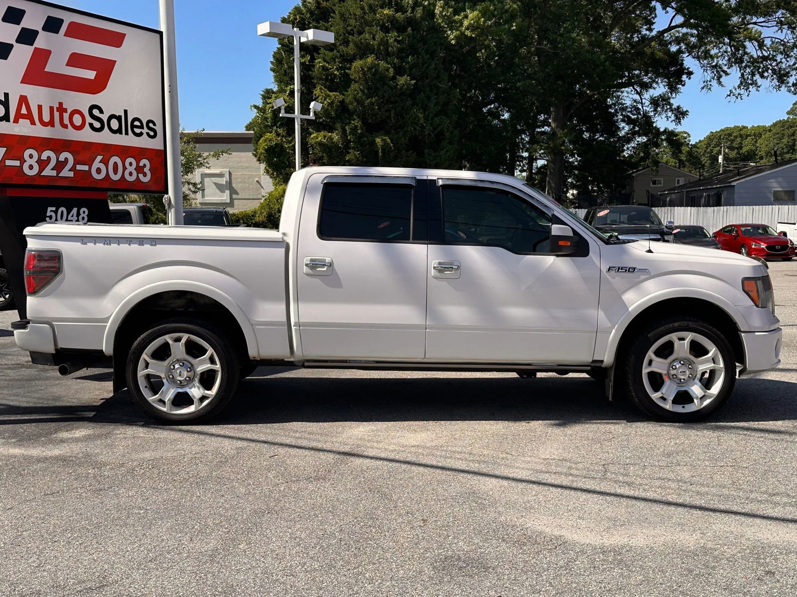 Used 2011 Ford F150 Lariat Limited AWD/4WD image 2