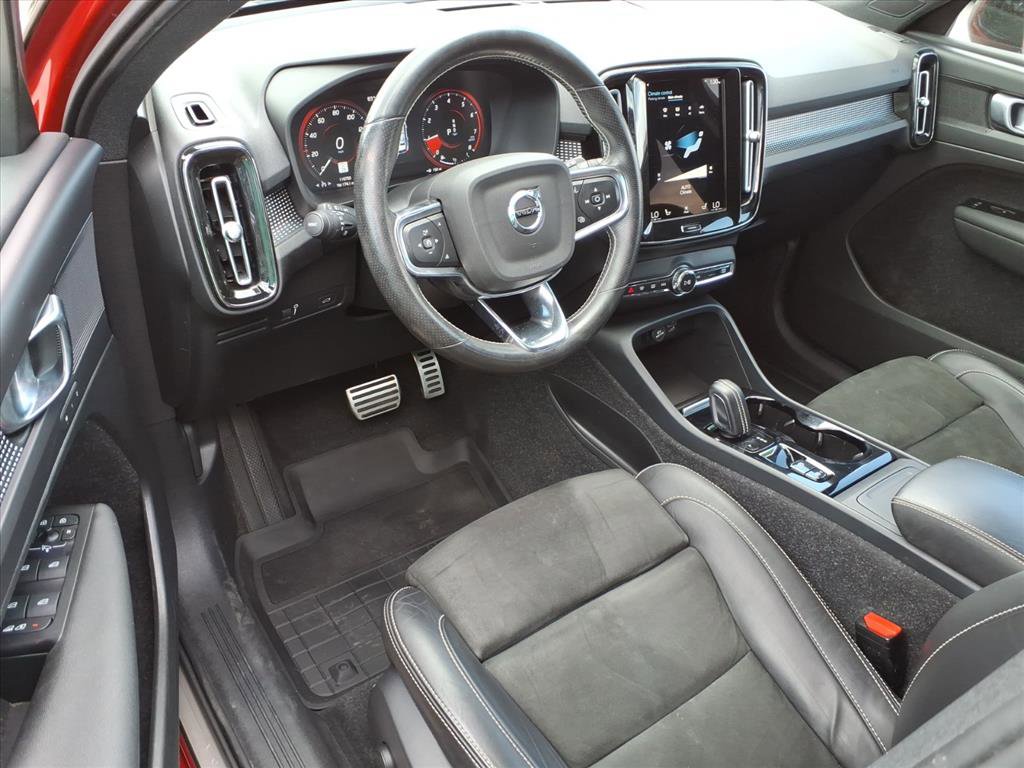Used 2021 Volvo XC40 T5 R-Design w/ Climate Package image 15