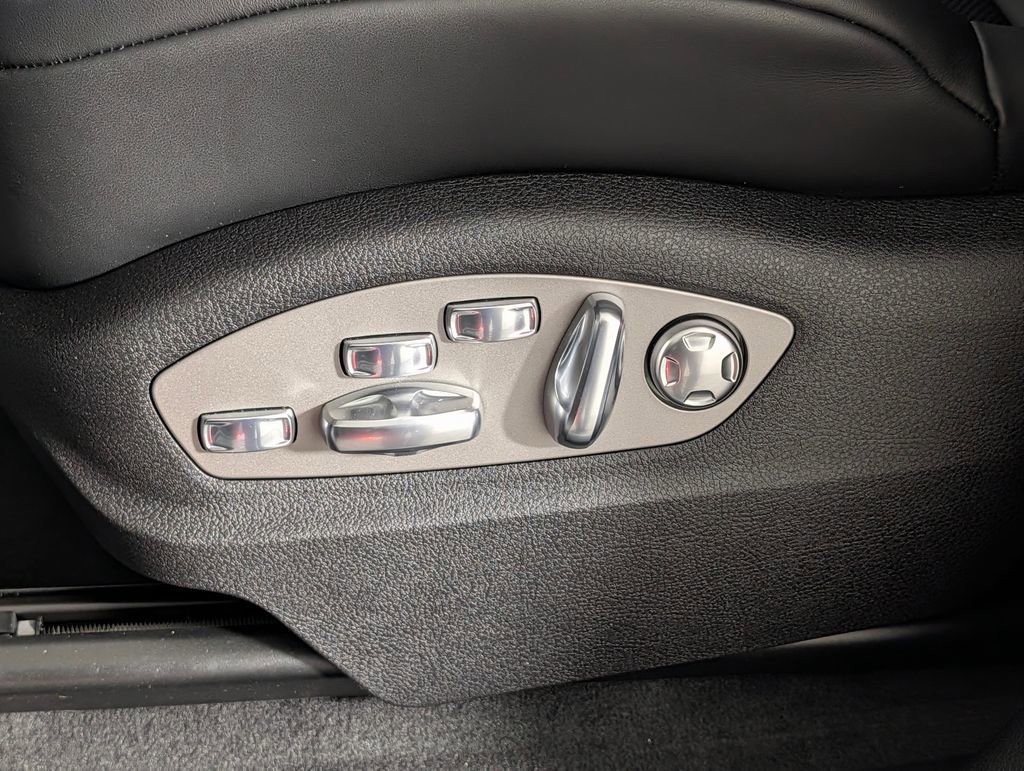 New 2026 Porsche Macan image 29