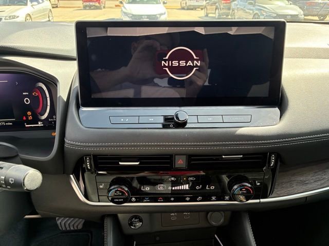 Certified 2025 Nissan Rogue SL w/ Tech Package AWD/4WD image 15