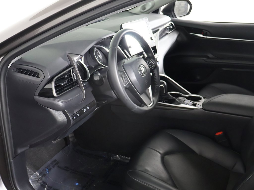 Used 2021 Toyota Camry XLE w/ Navigation Upgrade Package image 25