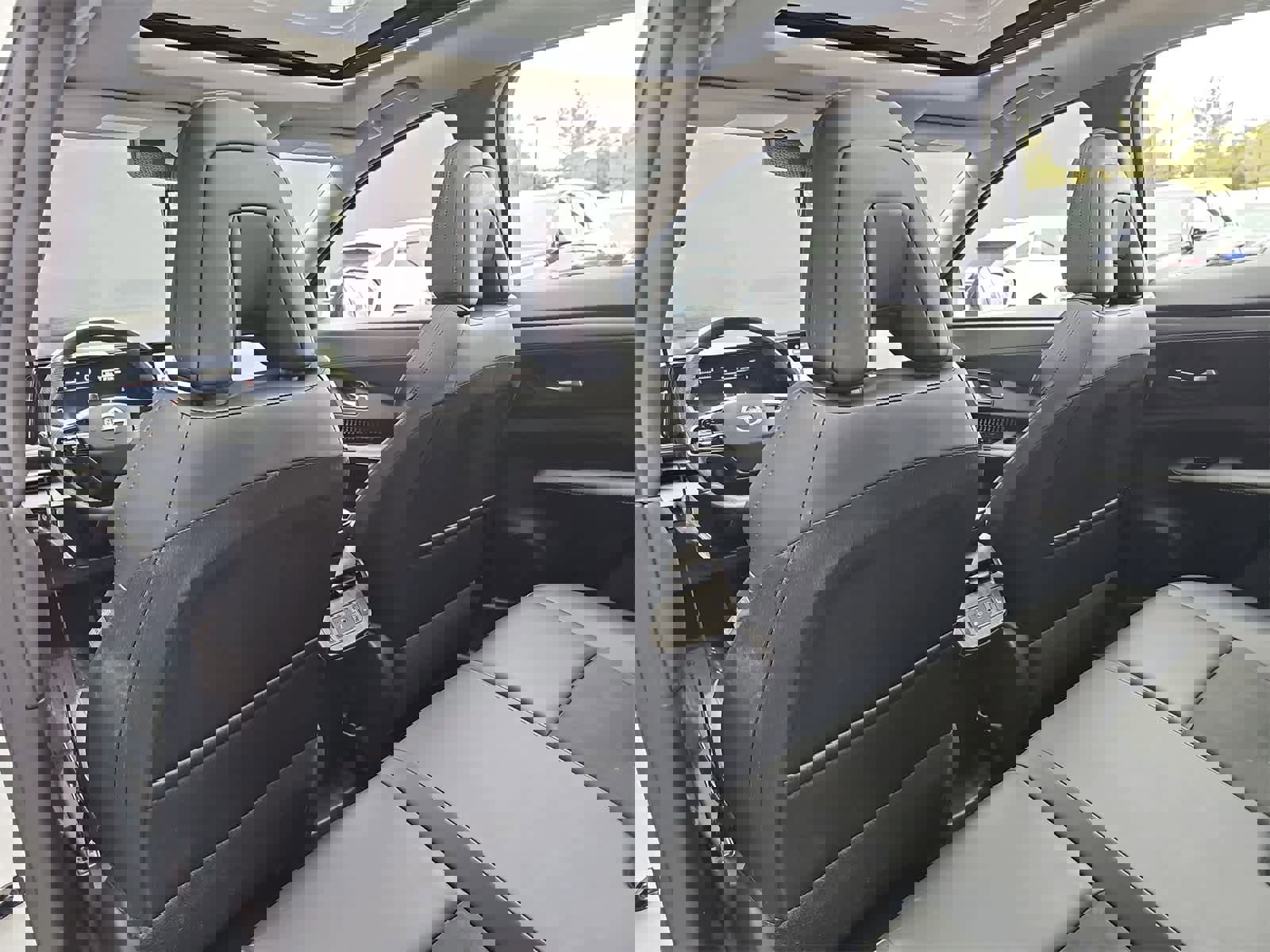 Used 2024 Nissan Ariya FWD image 16